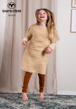 Mönster - Rivoli - strukturstickad barnklänning | Eddna SE