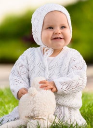 Babyklänning, kofta och mössa